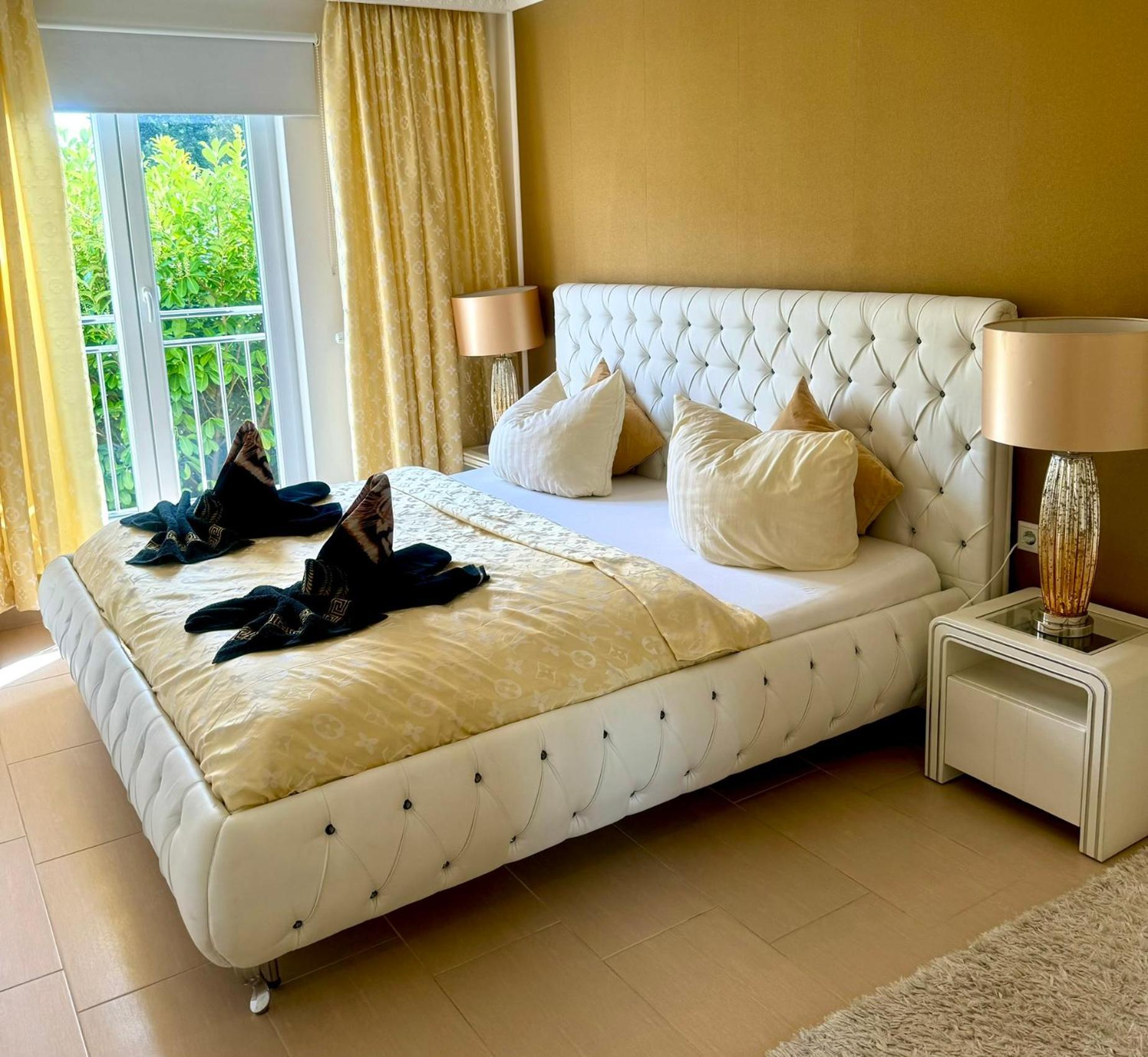 Tiffany'S Ferienapartments Sind Alles, Ausser... Gewoehnlich!!! Timmendorfer Strand Exterior foto