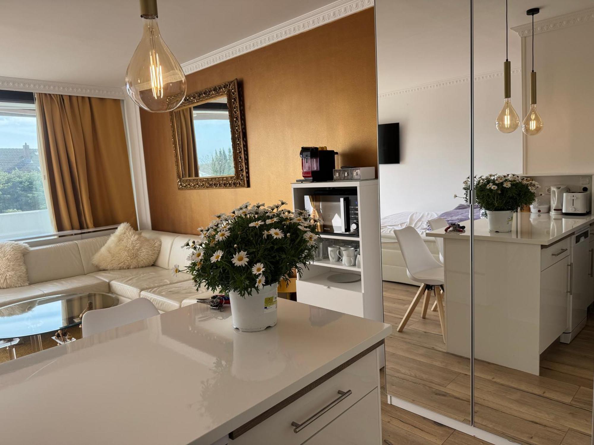 Tiffany'S Ferienapartments Sind Alles, Ausser... Gewoehnlich!!! Timmendorfer Strand Exterior foto